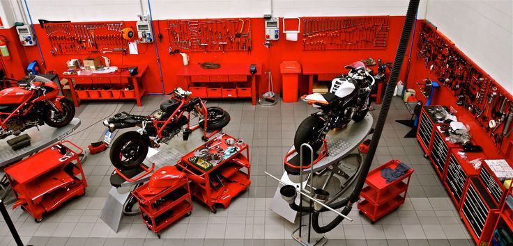Mécanique : le matériel d'atelier moto à mettre en place. 